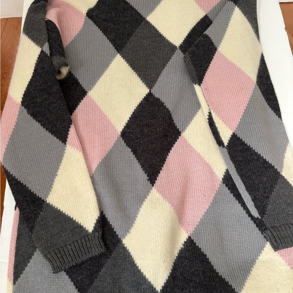 Three cardigans - Picture 4 of 10